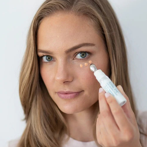 Total Eye 3-in-1 Renewal Therapy SPF50 -Medium